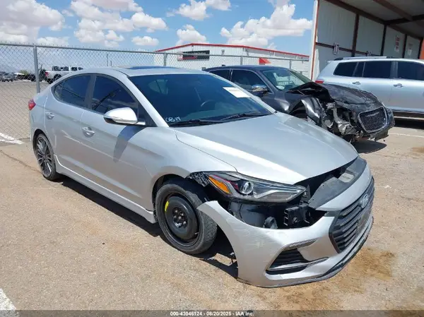 KMHD04LB1JU586669 2018 HYUNDAI ELANTRA - Image 1