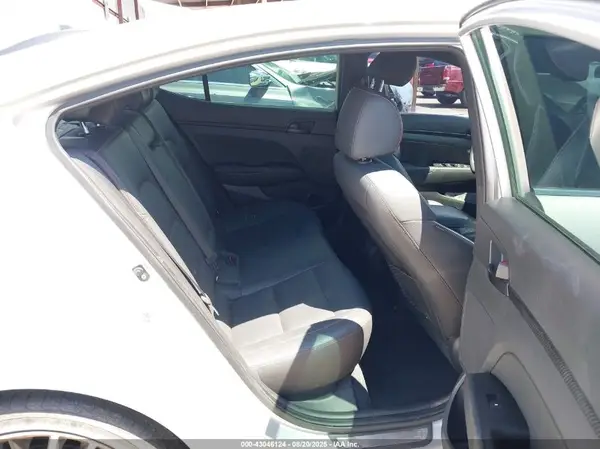 KMHD04LB1JU586669 2018 HYUNDAI ELANTRA - Image 8
