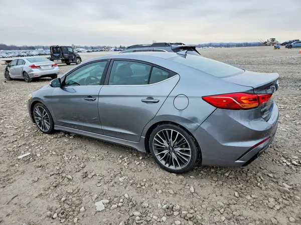 KMHD04LB1JU666182 2018 HYUNDAI ELANTRA - Image 2