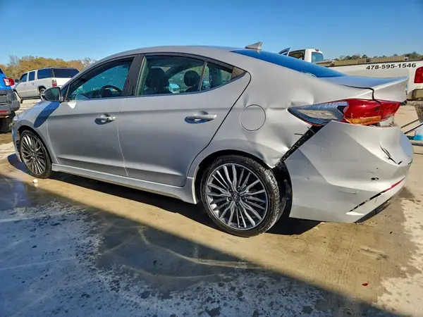 KMHD04LB2JU466881 2018 HYUNDAI ELANTRA - Image 2