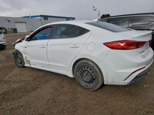 KMHD04LB2JU500561 2018 HYUNDAI ELANTRA - Image 2