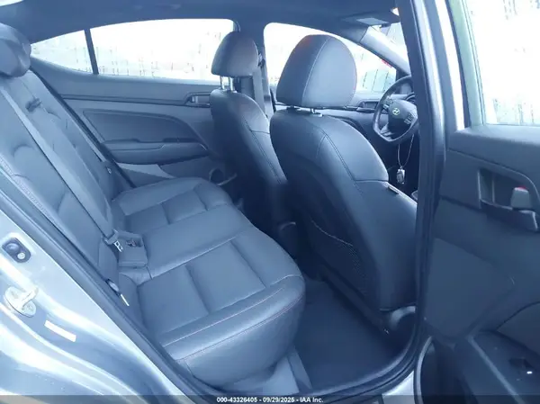 KMHD04LB2JU529042 2018 HYUNDAI ELANTRA - Image 8