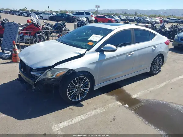 KMHD04LB2JU543877 2018 HYUNDAI ELANTRA - Image 2
