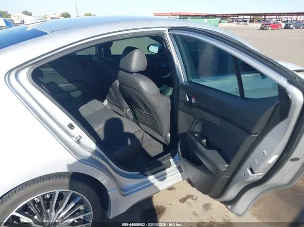 KMHD04LB2JU543877 2018 HYUNDAI ELANTRA - Image 8