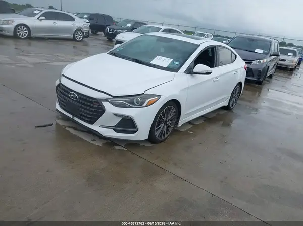 KMHD04LB2JU573283 2018 HYUNDAI ELANTRA - Image 2
