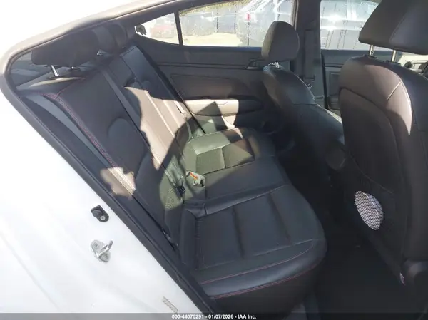 KMHD04LB2JU588396 2018 HYUNDAI ELANTRA - Image 8