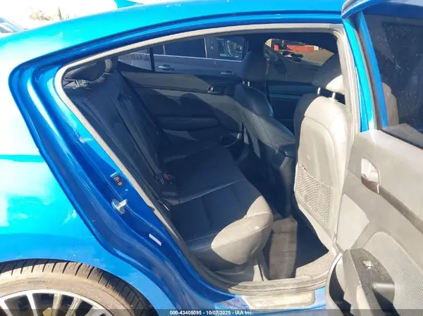 KMHD04LB2JU598510 2018 HYUNDAI ELANTRA - Image 8
