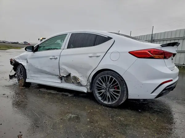 KMHD04LB2JU613104 2018 HYUNDAI ELANTRA - Image 2