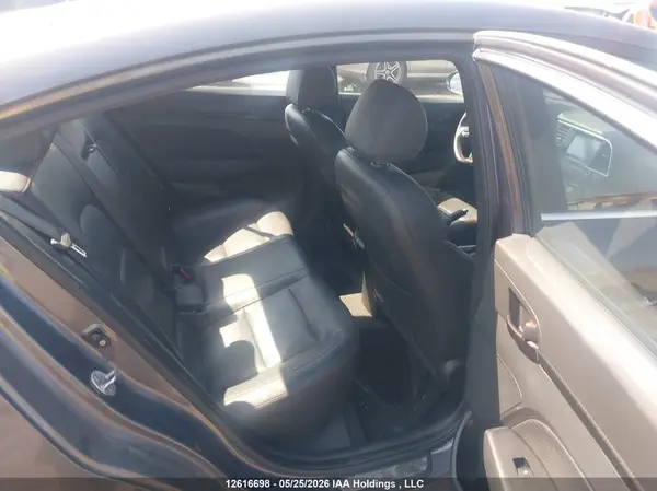 KMHD04LB2JU683184 2018 HYUNDAI ELANTRA - Image 8