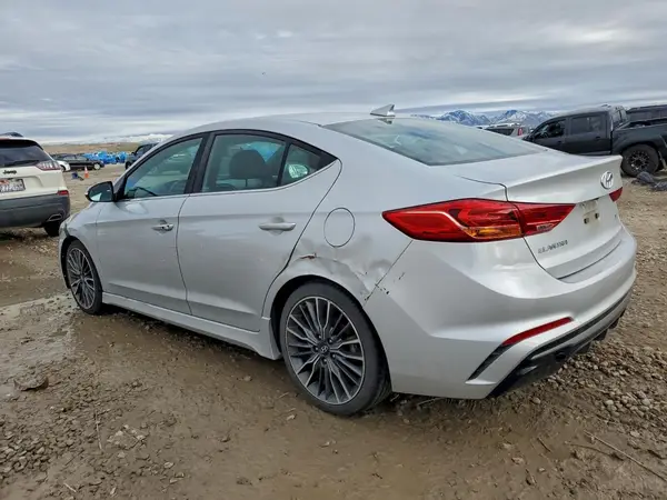 KMHD04LB2JU719598 2018 HYUNDAI ELANTRA - Image 2