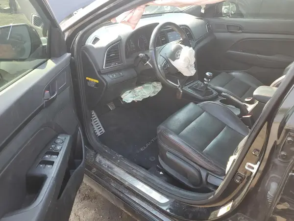 KMHD04LB3HU318622 2017 HYUNDAI ELANTRA - Image 8