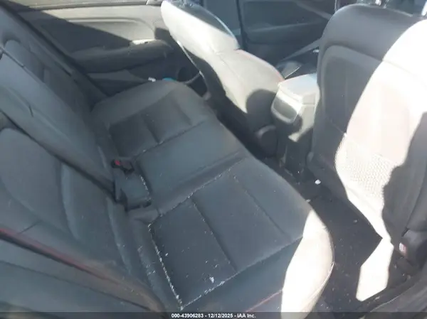 KMHD04LB3HU322895 2017 HYUNDAI ELANTRA - Image 8