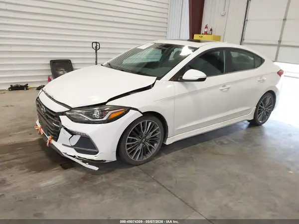 KMHD04LB3JU450706 2018 HYUNDAI ELANTRA - Image 2