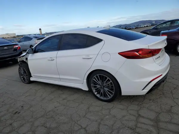 KMHD04LB3JU451628 2018 HYUNDAI ELANTRA - Image 2
