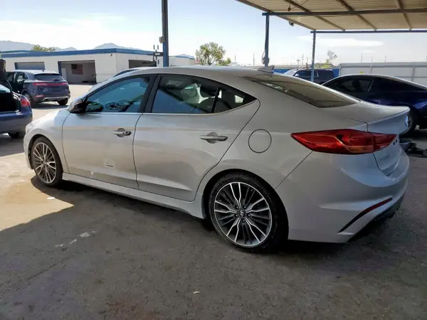KMHD04LB3JU476108 2018 HYUNDAI ELANTRA - Image 2