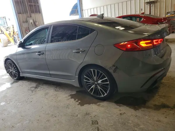 KMHD04LB3JU507857 2018 HYUNDAI ELANTRA - Image 2