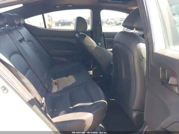 KMHD04LB3JU533021 2018 HYUNDAI ELANTRA - Image 8