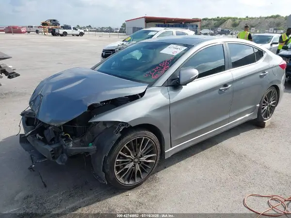 KMHD04LB3JU534041 2018 HYUNDAI ELANTRA - Image 2