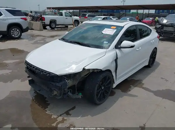 KMHD04LB3JU534184 2018 HYUNDAI ELANTRA - Image 2