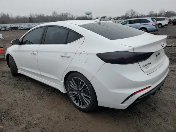 KMHD04LB3JU558792 2018 HYUNDAI ELANTRA - Image 2