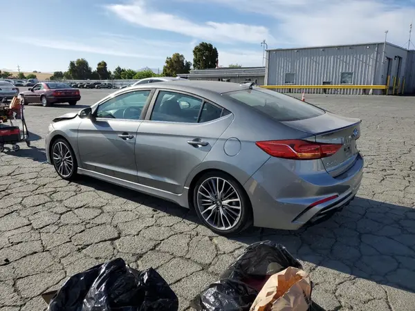KMHD04LB3JU563507 2018 HYUNDAI ELANTRA - Image 2