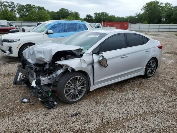 KMHD04LB3JU722557 2018 HYUNDAI ELANTRA - Image 1