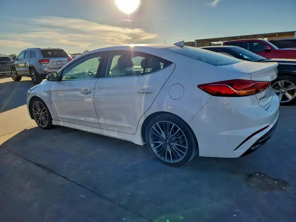 KMHD04LB4HU322792 2017 HYUNDAI ELANTRA - Image 2