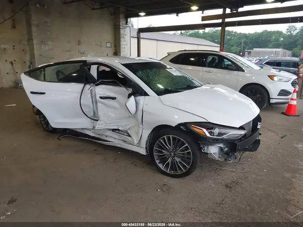 KMHD04LB4HU345716 2017 HYUNDAI ELANTRA - Image 1