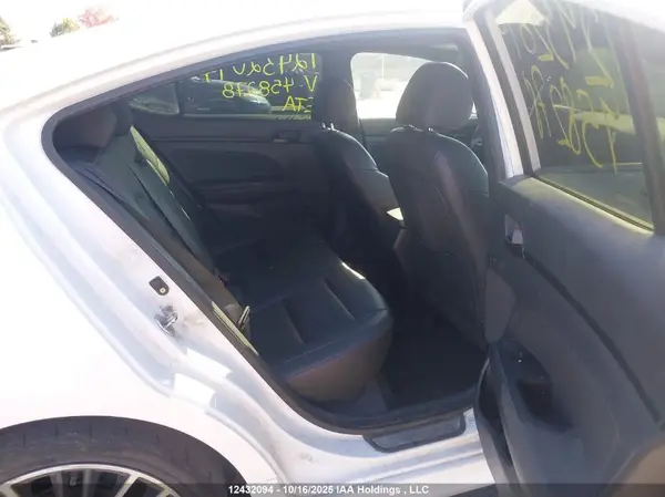 KMHD04LB4JU458278 2018 HYUNDAI ELANTRA - Image 8