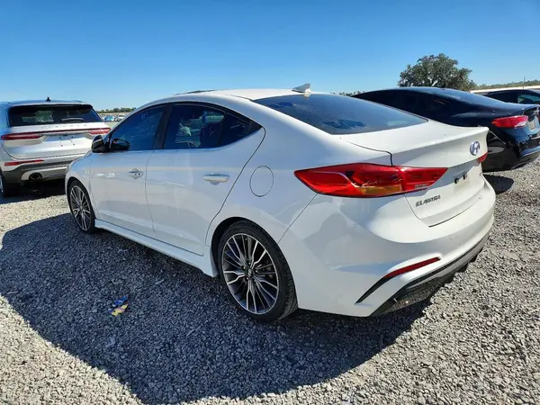 KMHD04LB4JU506782 2018 HYUNDAI ELANTRA - Image 2