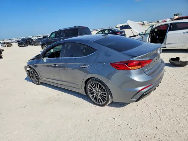 KMHD04LB4JU574631 2018 HYUNDAI ELANTRA - Image 2