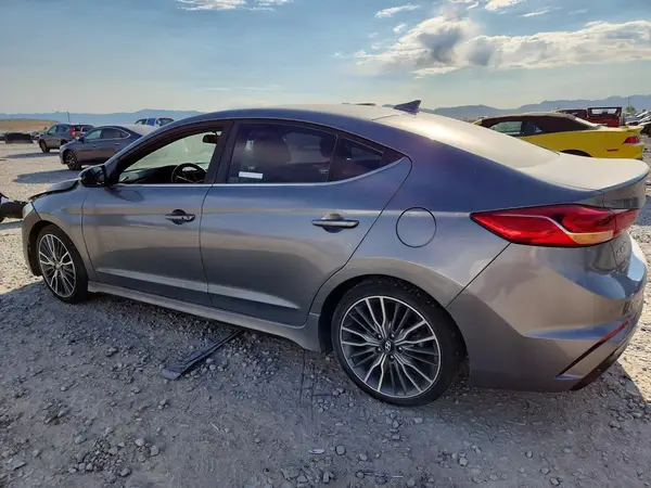 KMHD04LB4JU665219 2018 HYUNDAI ELANTRA - Image 2