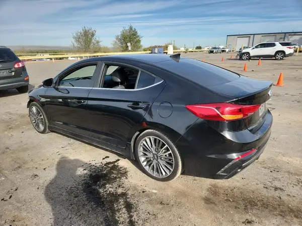 KMHD04LB4JU724186 2018 HYUNDAI ELANTRA - Image 2