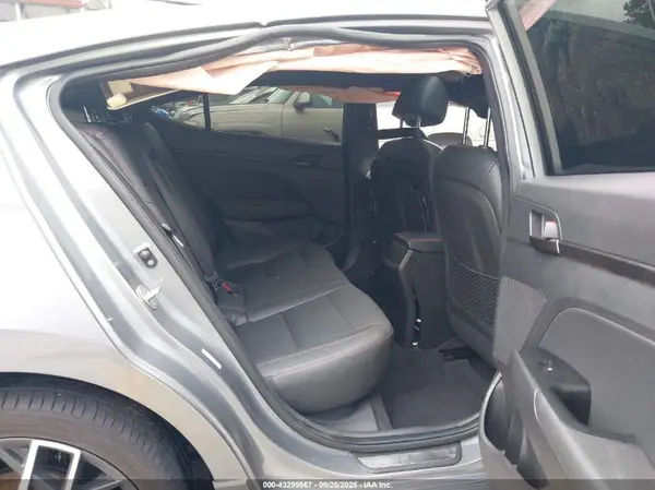 KMHD04LB4KU820160 2019 HYUNDAI ELANTRA - Image 8