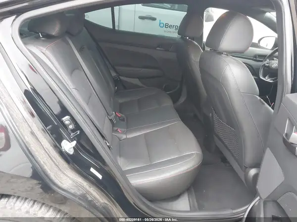 KMHD04LB5HU352013 2017 HYUNDAI ELANTRA - Image 8