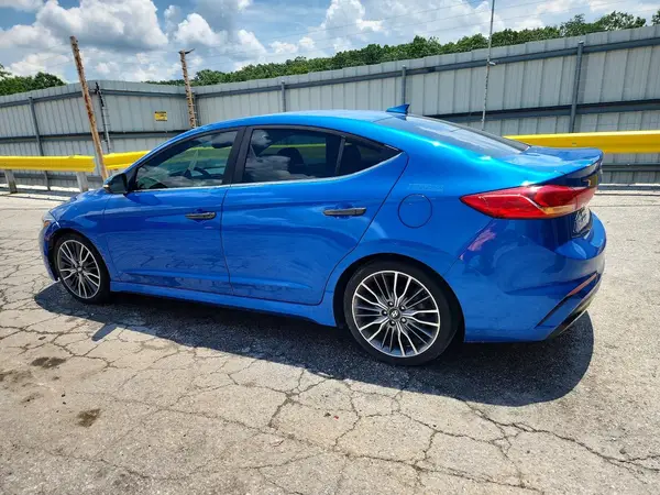 KMHD04LB5JU468642 2018 HYUNDAI ELANTRA - Image 2