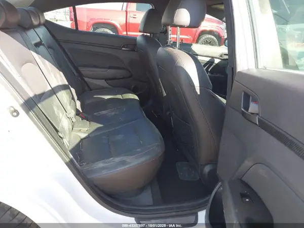 KMHD04LB5JU534753 2018 HYUNDAI ELANTRA - Image 8