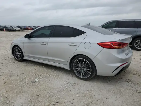 KMHD04LB5JU555084 2018 HYUNDAI ELANTRA - Image 2