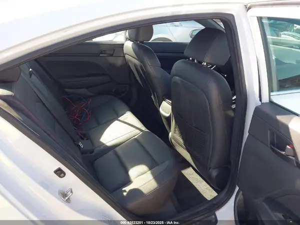 KMHD04LB5JU555599 2018 HYUNDAI ELANTRA - Image 8
