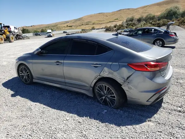KMHD04LB5JU577599 2018 HYUNDAI ELANTRA - Image 2