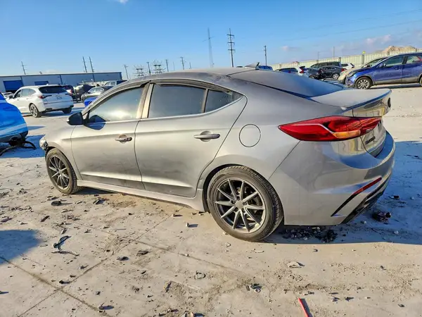 KMHD04LB5JU635730 2018 HYUNDAI ELANTRA - Image 2