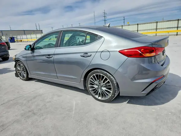 KMHD04LB5JU657825 2018 HYUNDAI ELANTRA - Image 2