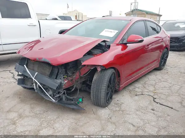 KMHD04LB5JU683826 2018 HYUNDAI ELANTRA - Image 2