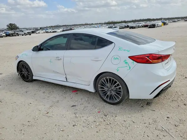 KMHD04LB5JU706263 2018 HYUNDAI ELANTRA - Image 2