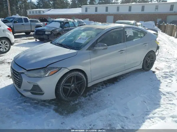 KMHD04LB5JU723306 2018 HYUNDAI ELANTRA - Image 2