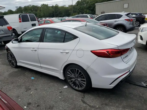 KMHD04LB5JU723564 2018 HYUNDAI ELANTRA - Image 2