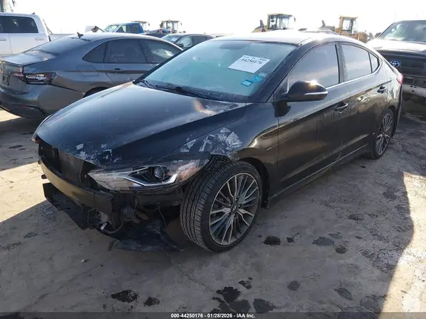 KMHD04LB6HU322826 2017 HYUNDAI ELANTRA - Image 2
