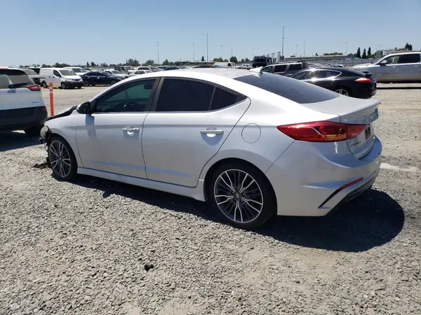 KMHD04LB6JU455821 2018 HYUNDAI ELANTRA - Image 2