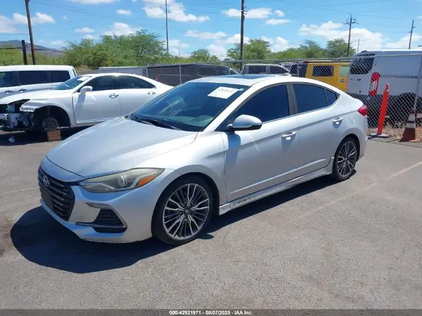 KMHD04LB6JU476961 2018 HYUNDAI ELANTRA - Image 2