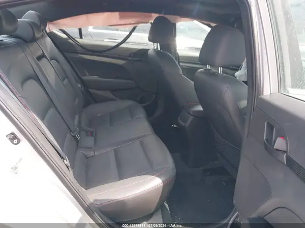 KMHD04LB6JU483117 2018 HYUNDAI ELANTRA - Image 8